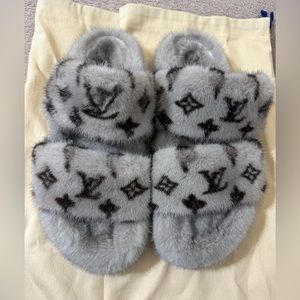 AUTHENTIC LOUIS VUITTON MINK SLIDES